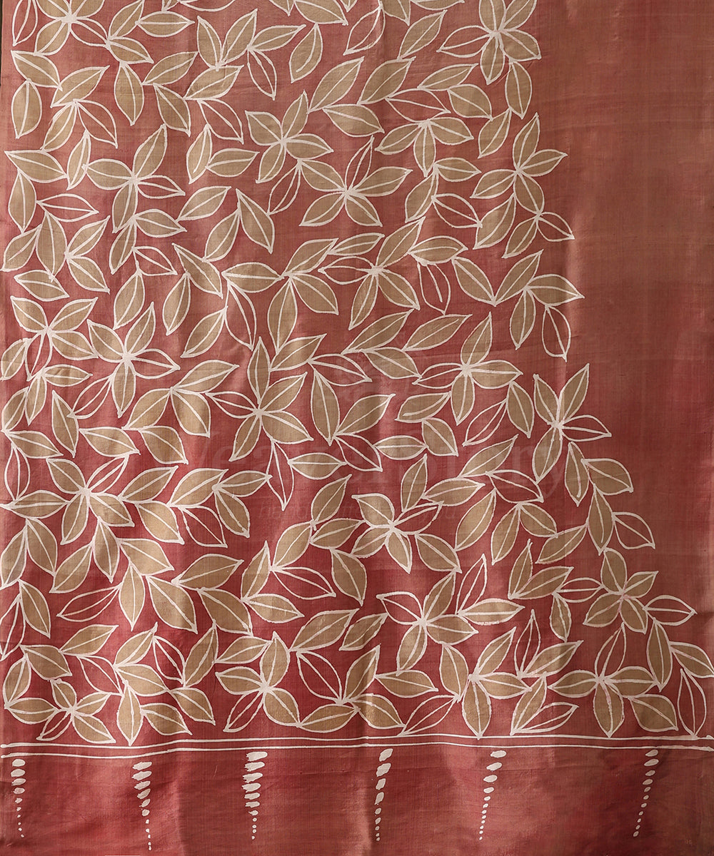 Old_Rose_Handloom_Hand_Batik_Mulberry_Silk_Saree_With_Leaf_Motif_On_Border_WeaverStory_05