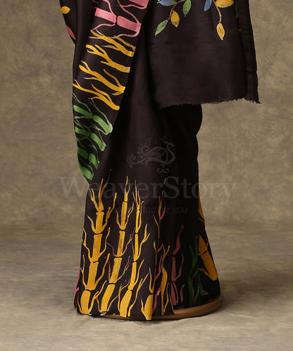 Handloom_Black_And_Multicolor_Hand_Batik_Mulberry_Silk_Saree_With_Small_Brids_On_Palla_WeaverStory_03