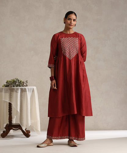 Maroon_Hand_Embroidered_Pure_Chanderi_Gota_Patti_Kurta_Set_With_Organza_Dupatta_WeaverStory_04