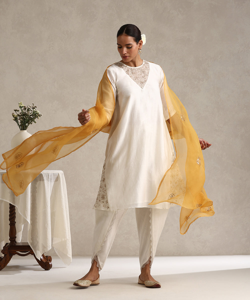 Offwhite_Hand_Emboidered_Gota_Patti_Kurta_With_Tulip_Pants_And_Organza_Dupatta_WeaverStory_01