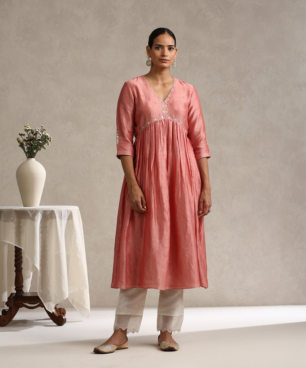 Peach_Hand_Emboirdered_Gota_Patti_Gatthere_Kurta_Set_WeaverStory_04