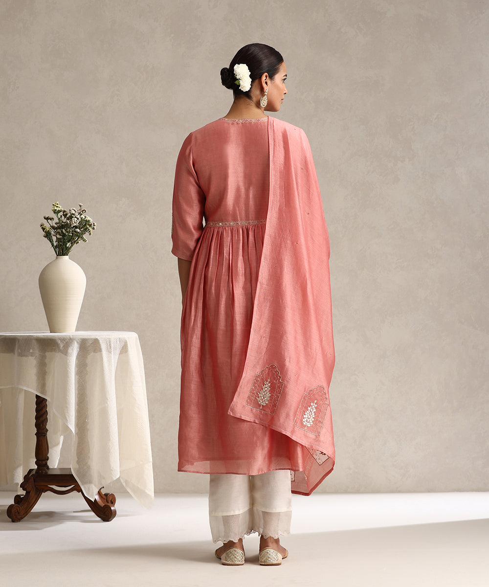 Peach_Hand_Emboirdered_Gota_Patti_Gatthere_Kurta_Set_WeaverStory_05