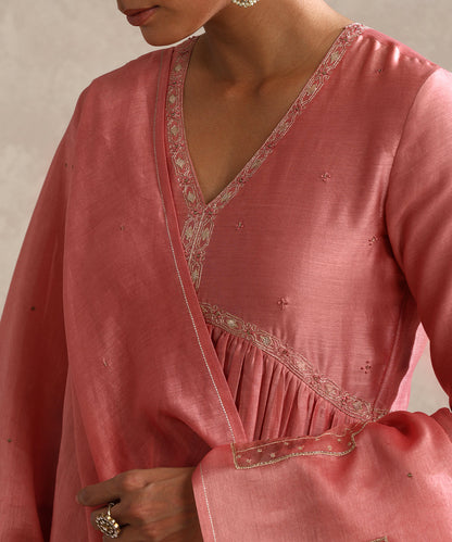 Peach_Hand_Emboirdered_Gota_Patti_Gatthere_Kurta_Set_WeaverStory_06