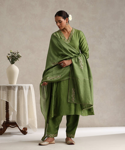 Green_Hand_Embroidered_Pure_Chanderi_Gota_Patti_Kurta_Set_WeaverStory_03