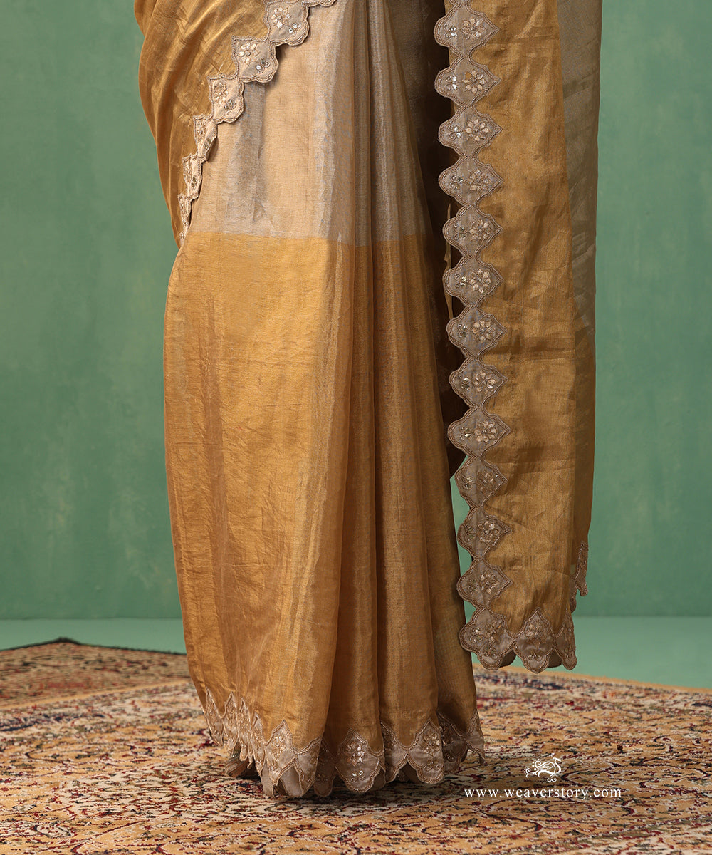 Silver_And_Gold_Tissue_Silk_Saree_With_Scallop_Embroidery_On_Borders_WeaverStory_04