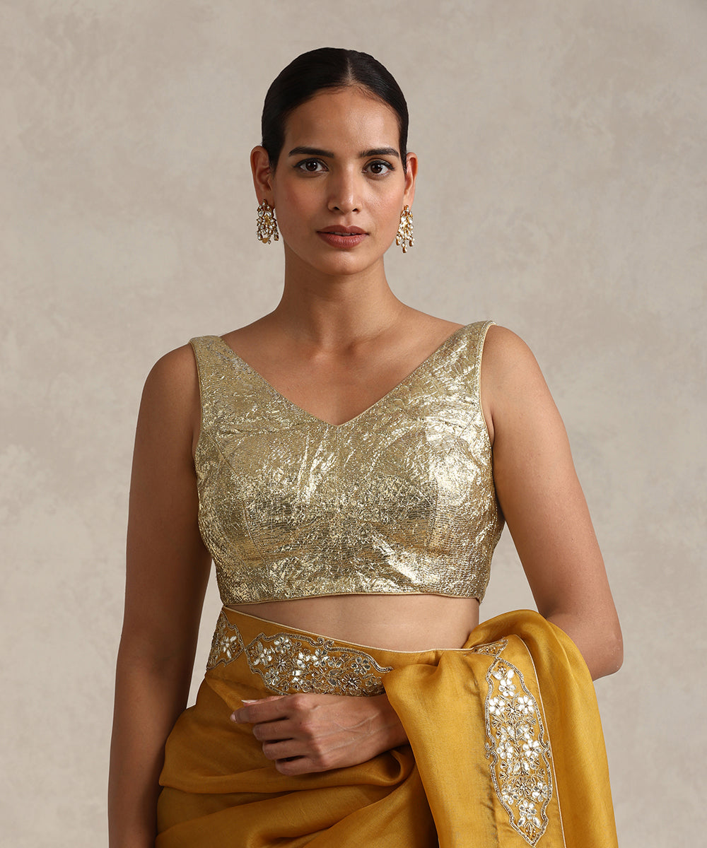 Golden_Sleeveless_Blouse_With_Gota_Lapa_WeaverStory_02