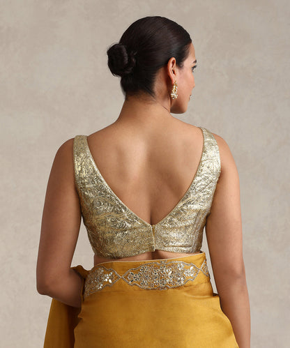 Golden_Sleeveless_Blouse_With_Gota_Lapa_WeaverStory_04