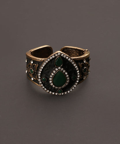 Nyra_Handcrafted_Alloy_Gold_Plated_Cuff_Bracelet_With_Tear_Drop_Centrepiece_And_Semi_Precious_Stones_WeaverStory_02