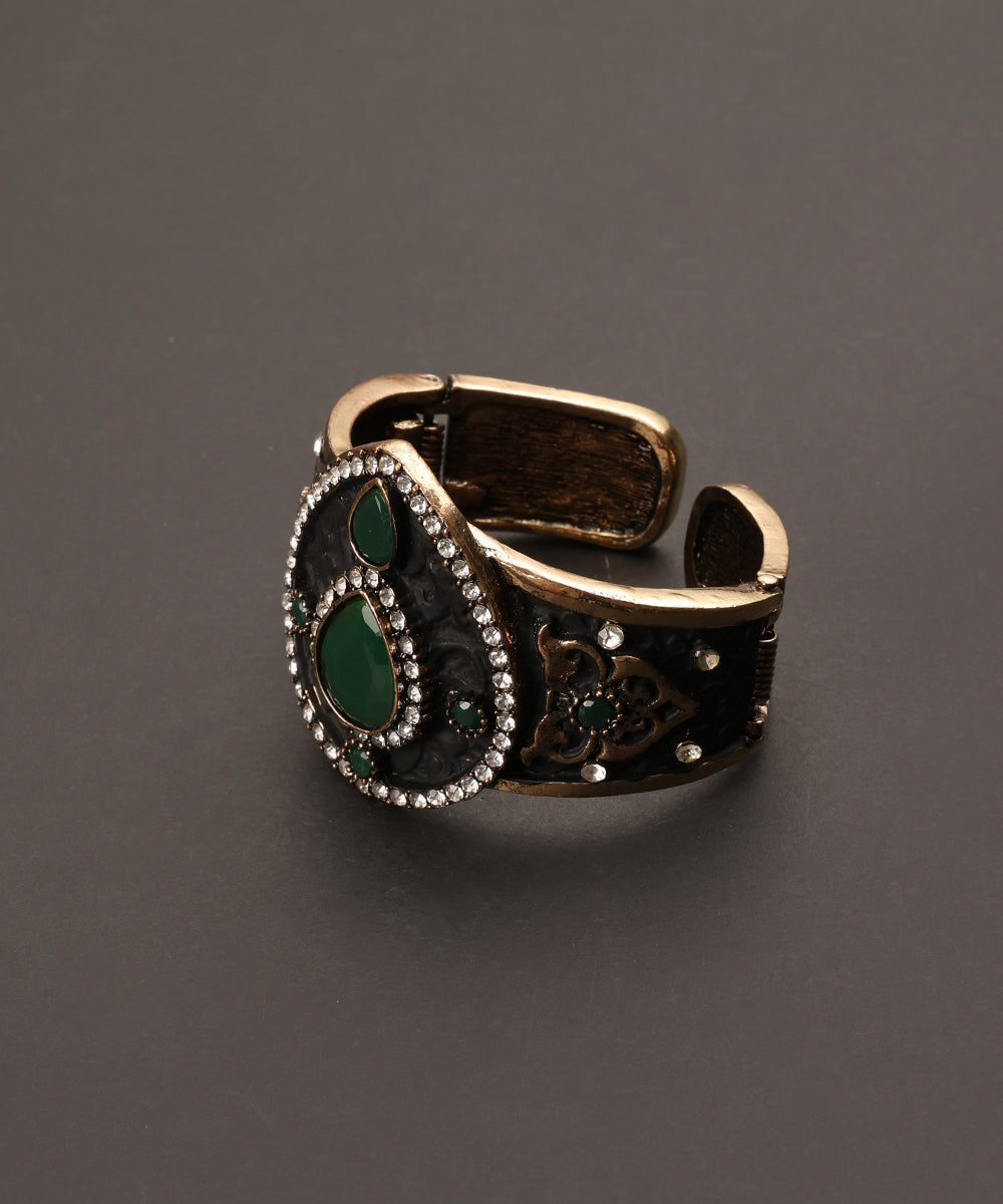 Nyra_Handcrafted_Alloy_Gold_Plated_Cuff_Bracelet_With_Tear_Drop_Centrepiece_And_Semi_Precious_Stones_WeaverStory_03