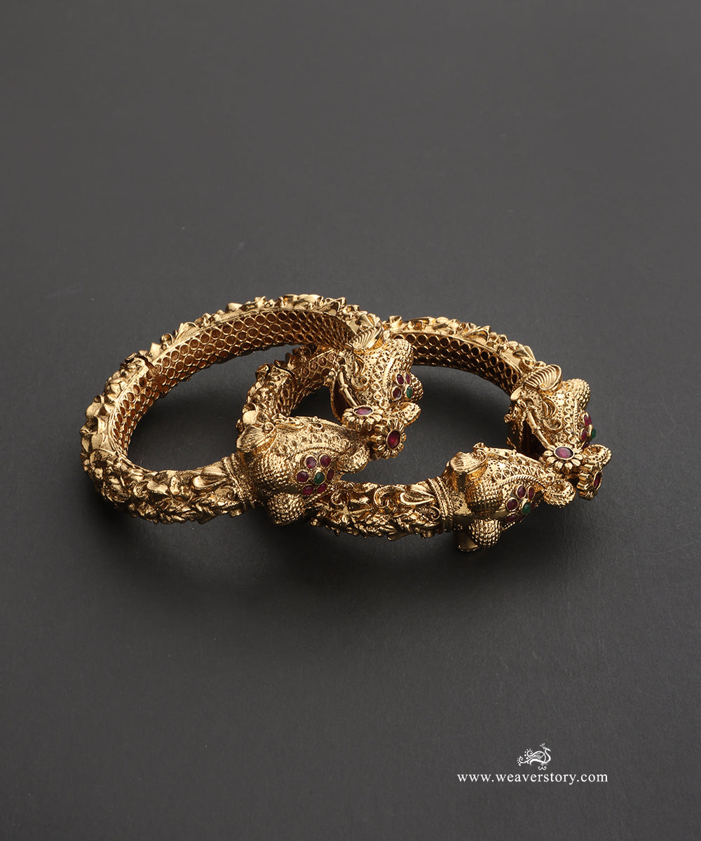 Nausheen Handcrafted Gold Plated Alloy Bangles Set