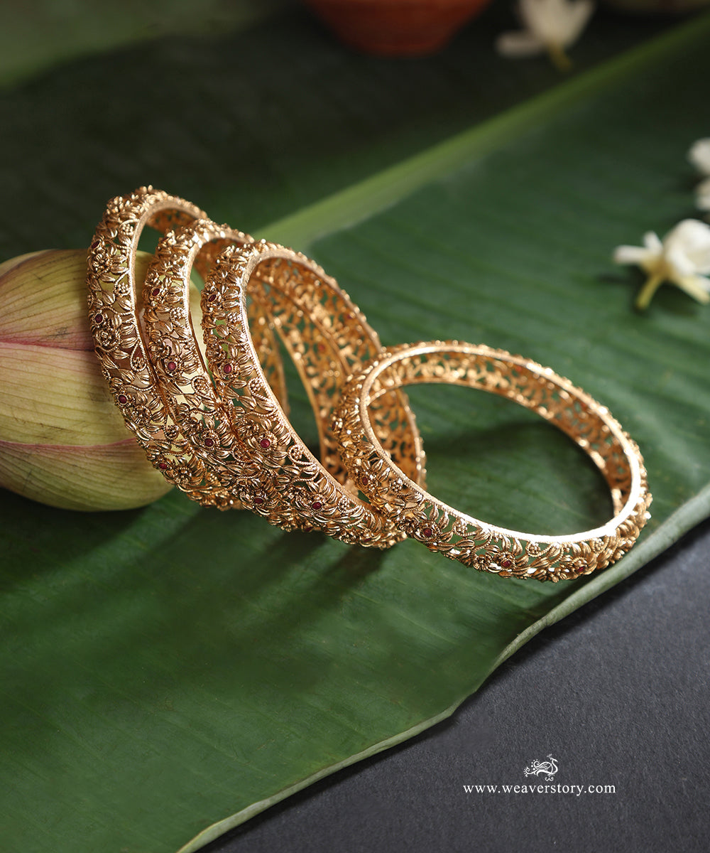 Zara_Handcrafted_Gold_Plated_Alloy_Bangles_Set_Of_4_WeaverStory_01