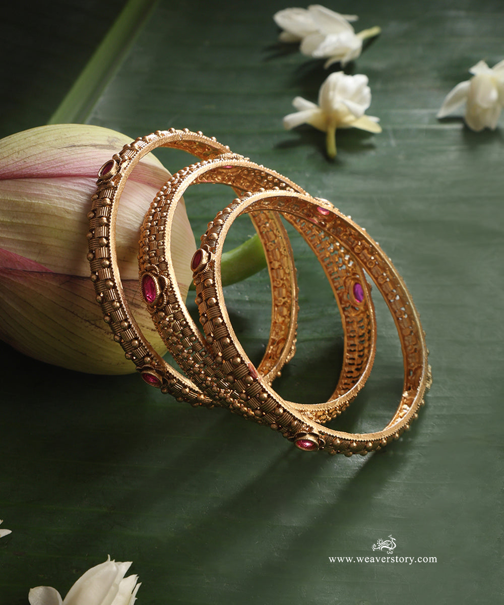 Ruba_Handcrafted_Gold_Plated_Alloy_Bangles_Set_Of_3_WeaverStory_01