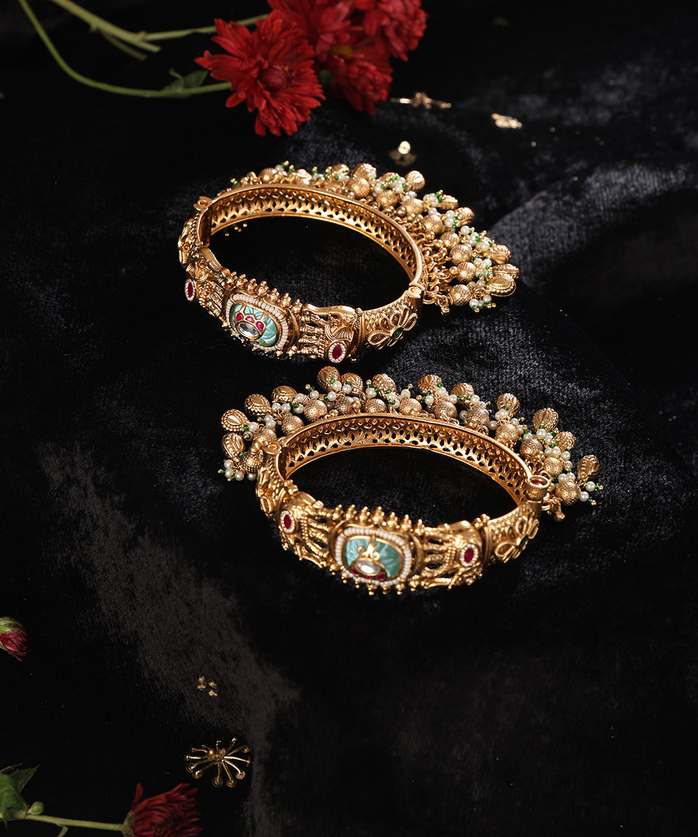 Hanifa_Handcrafted_Alloy_Gold_Plated_Bangles_With_Semi_Precious_Stones_WeaverStory_01