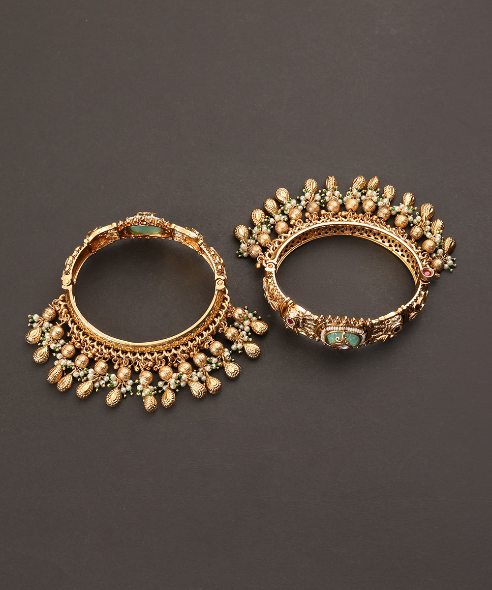 Hanifa_Handcrafted_Alloy_Gold_Plated_Bangles_With_Semi_Precious_Stones_WeaverStory_02