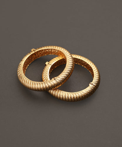 Myra_Handcrafted_Alloy_Gold_Plated_Bangles_WeaverStory_02