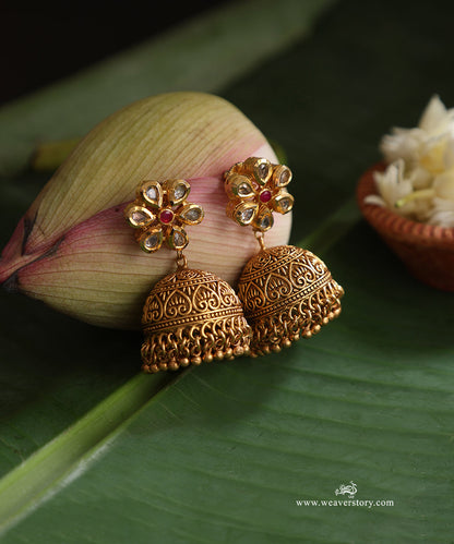 Akshi_Handcrafted_Gold_Plated_Alloy_Earrings_WeaverStory_01