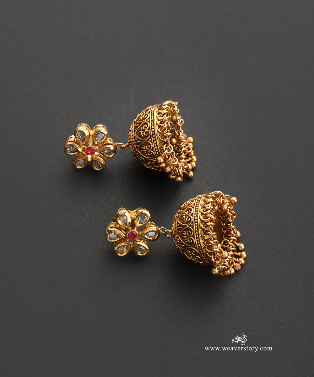 Akshi_Handcrafted_Gold_Plated_Alloy_Earrings_WeaverStory_02