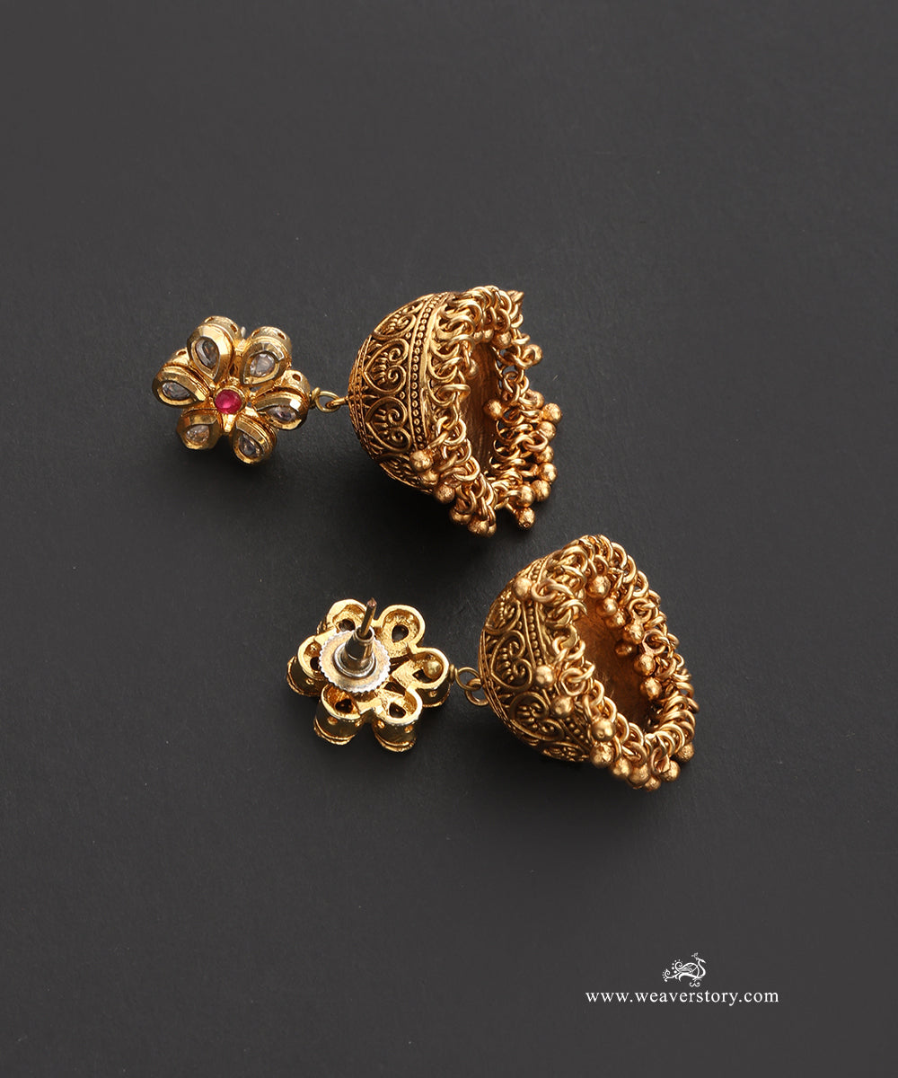 Akshi_Handcrafted_Gold_Plated_Alloy_Earrings_WeaverStory_03