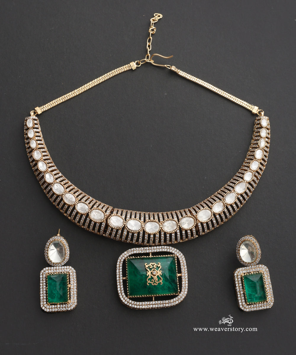 Sehar_Handcrafted_Alloy_Necklace_Set_With_Gold_Plating_WeaverStory_02