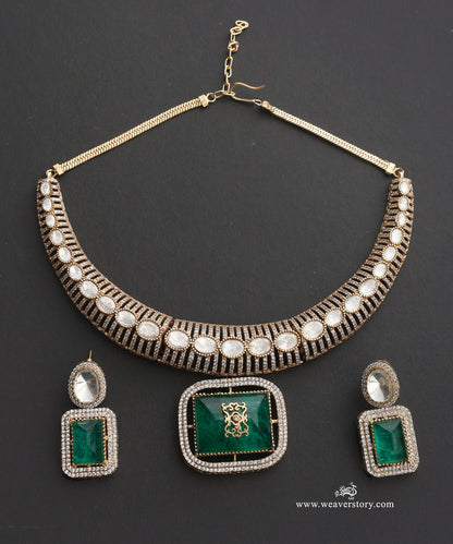 Sehar_Handcrafted_Alloy_Necklace_Set_With_Gold_Plating_WeaverStory_02