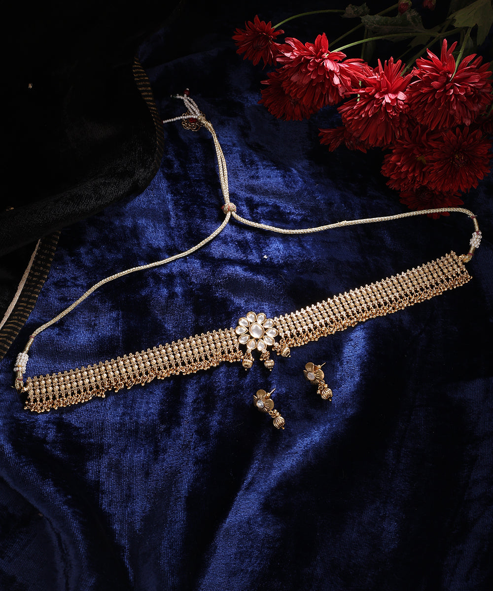 Kamia_Handcrafted_Alloy_Gold_Plated_Choker_Necklace_Set_With_Floral_Centrepiece_And_Semi_Precious_Stones_WeaverStory_01