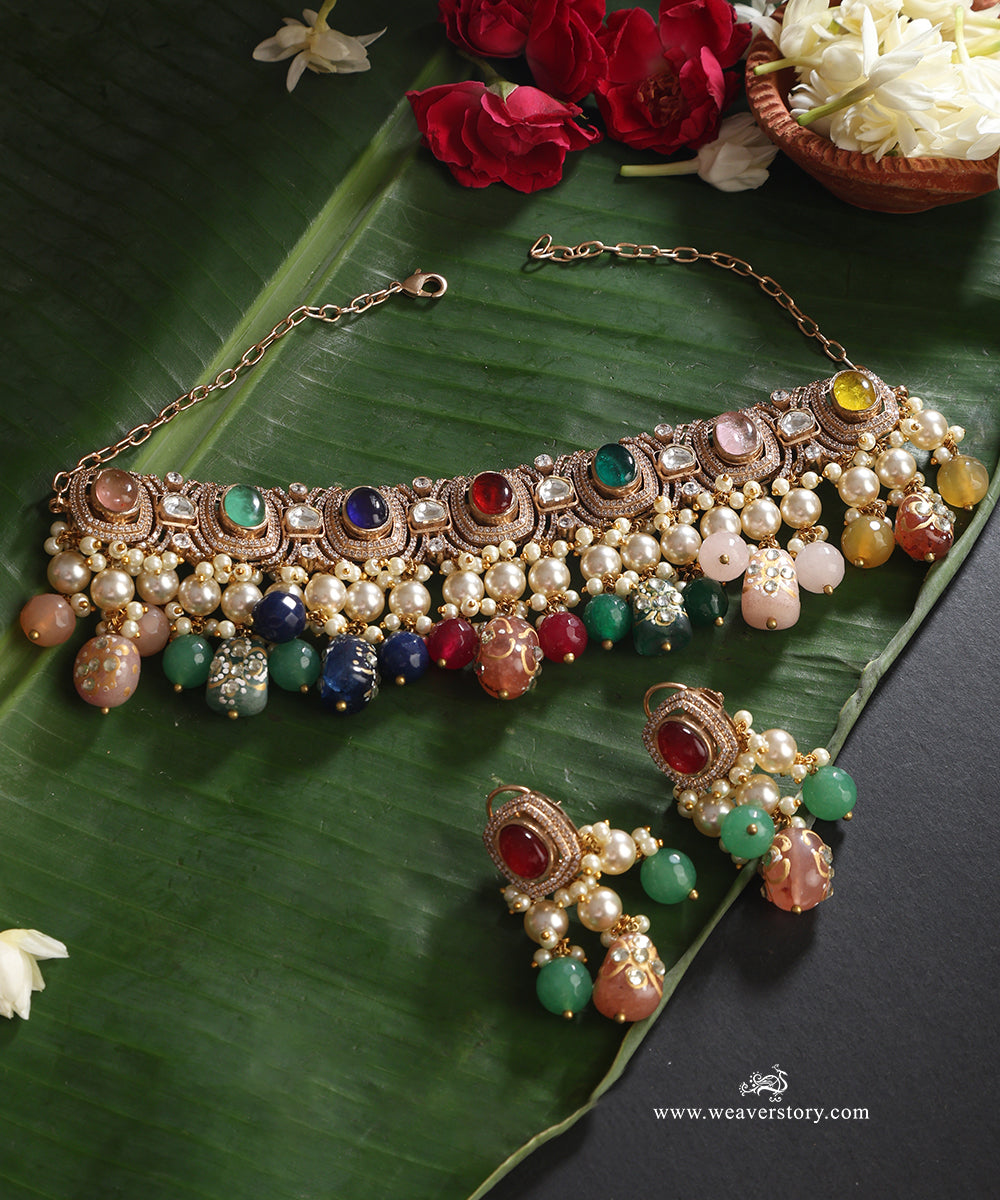 Shama_Handcrafted_Alloy_Necklace_Set_With_Gold_Plating_WeaverStory_01