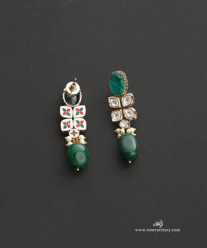 Gulzar_Handcrafted_Alloy_Necklace_Set_With_Gold_Plating_WeaverStory_03