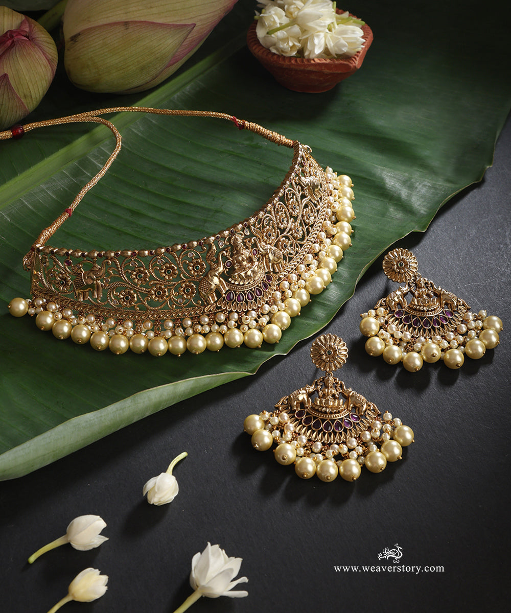 Zoya_Handcrafted_Alloy_Necklace_Set_With_Gold_Plating_WeaverStory_01
