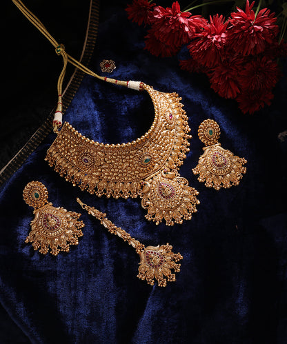Katayoun_Handcrafted_Alloy_Gold_Plated_Collar_Necklace_Set_With_Semi_Precious_Stones_WeaverStory_01