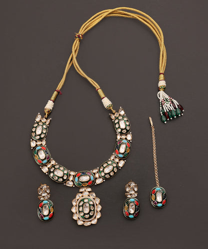 Parvin_Handcrafted_Alloy_Gold_Plated_Choker_Necklace_Set_With_Colourful_Semi_Pecious_Stones_And_Maangtika_WeaverStory_02