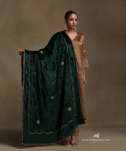 Bottle_Green_Hand_Embroidered_Silk_Velvet_Doshala_With_Contrast_Chanderi_Tissue_Border_WeaverStory_02