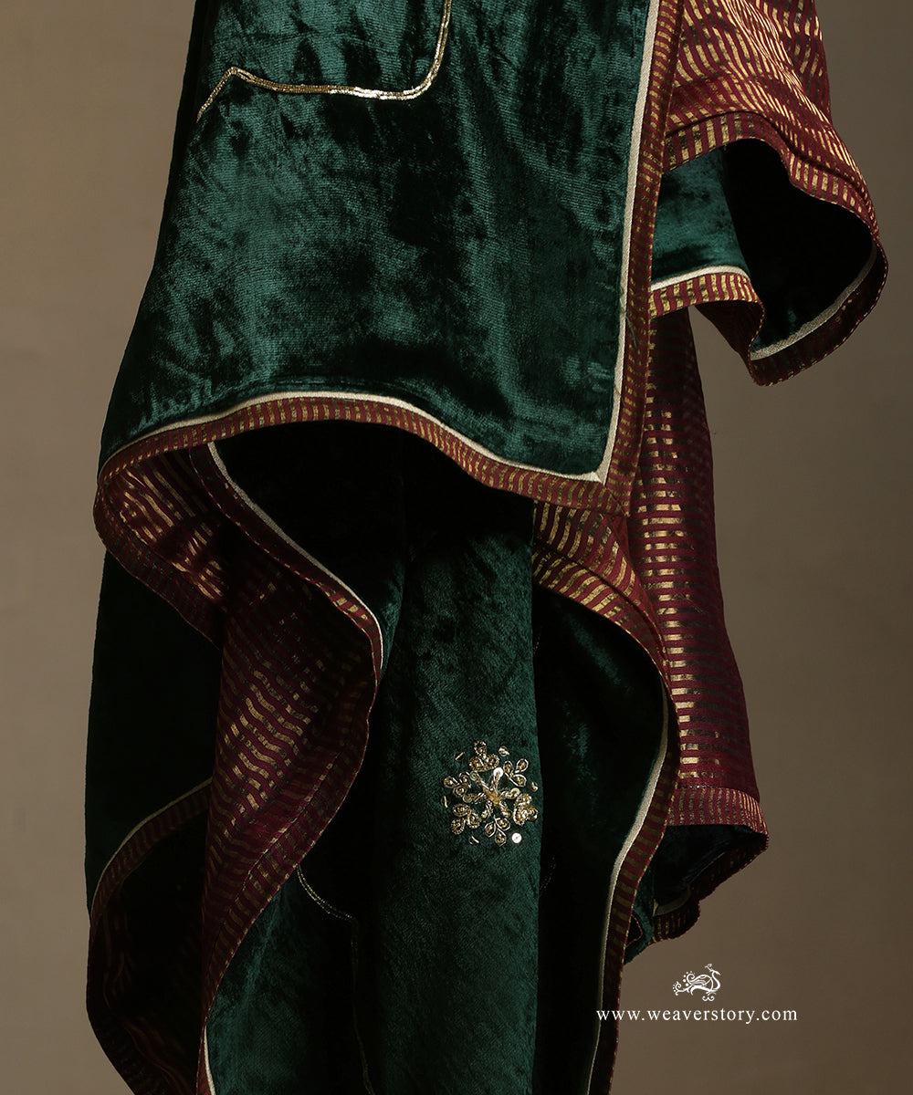 Bottle_Green_Hand_Embroidered_Silk_Velvet_Doshala_With_Contrast_Chanderi_Tissue_Border_WeaverStory_05