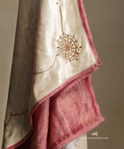 Off-White_Hand_Embroidered_Silk_Velvet_Doshala_With_Contrast_Chanderi_Tissue_Border_WeaverStory_05