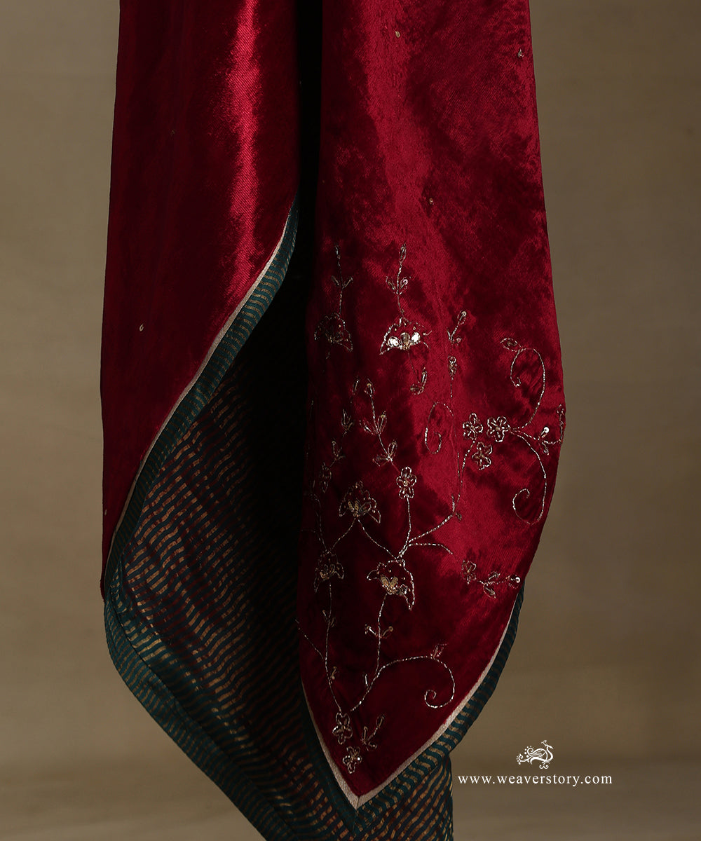 Red_Hand_Embroidered_Silk_Velvet_Doshala_With_Contrast_Chanderi_Tissue_Border_WeaverStory_05