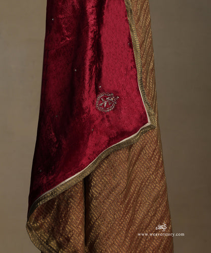 Red_Hand_Embroidered_Silk_Velvet_Doshala_With_Contrast_Chanderi_Tissue_Border_WeaverStory_05