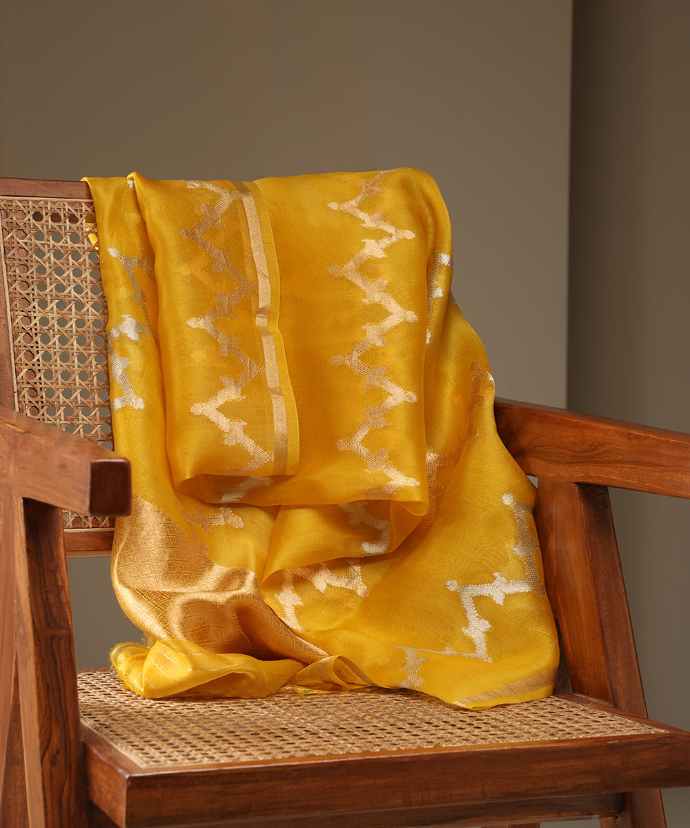 Handloom_Yellow_Pure_Kora_Silk_Banarasi_Dupatta_With_Zari_Jaal_WeaverStory_01