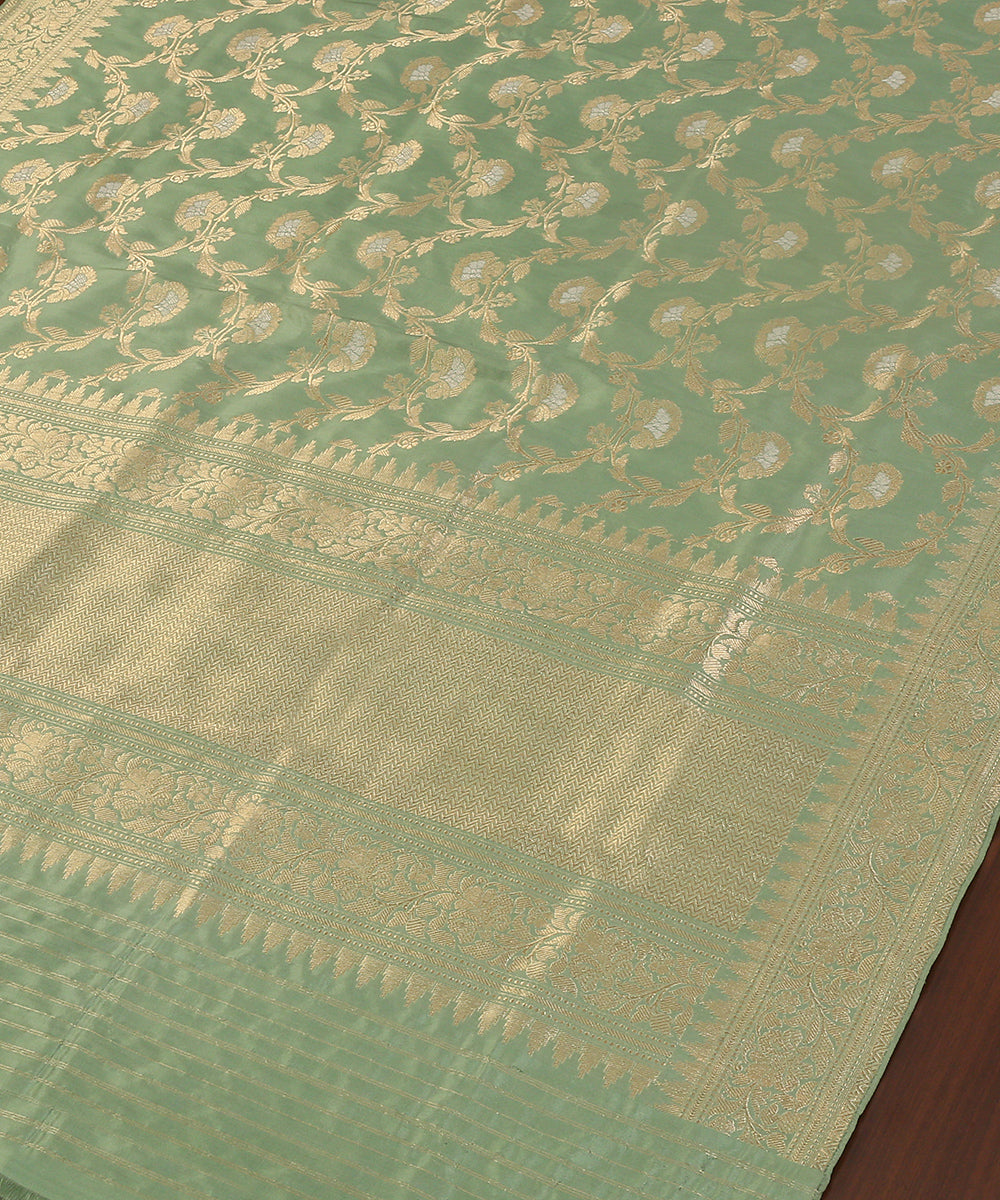 Pistachio_Green_Pure_Katan_Silk_Banarasi_Dupatta_With_Sona_Rupa_Jaal_WeaverStory03