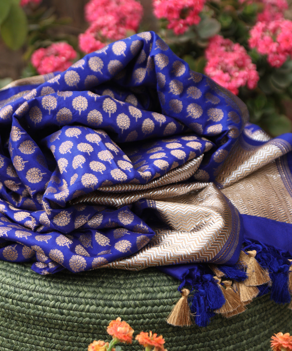 Blue_Handloom_Pure_Katan_Silk_Banarasi_Dupatta_With_Badla_Border_WeaverStory_01