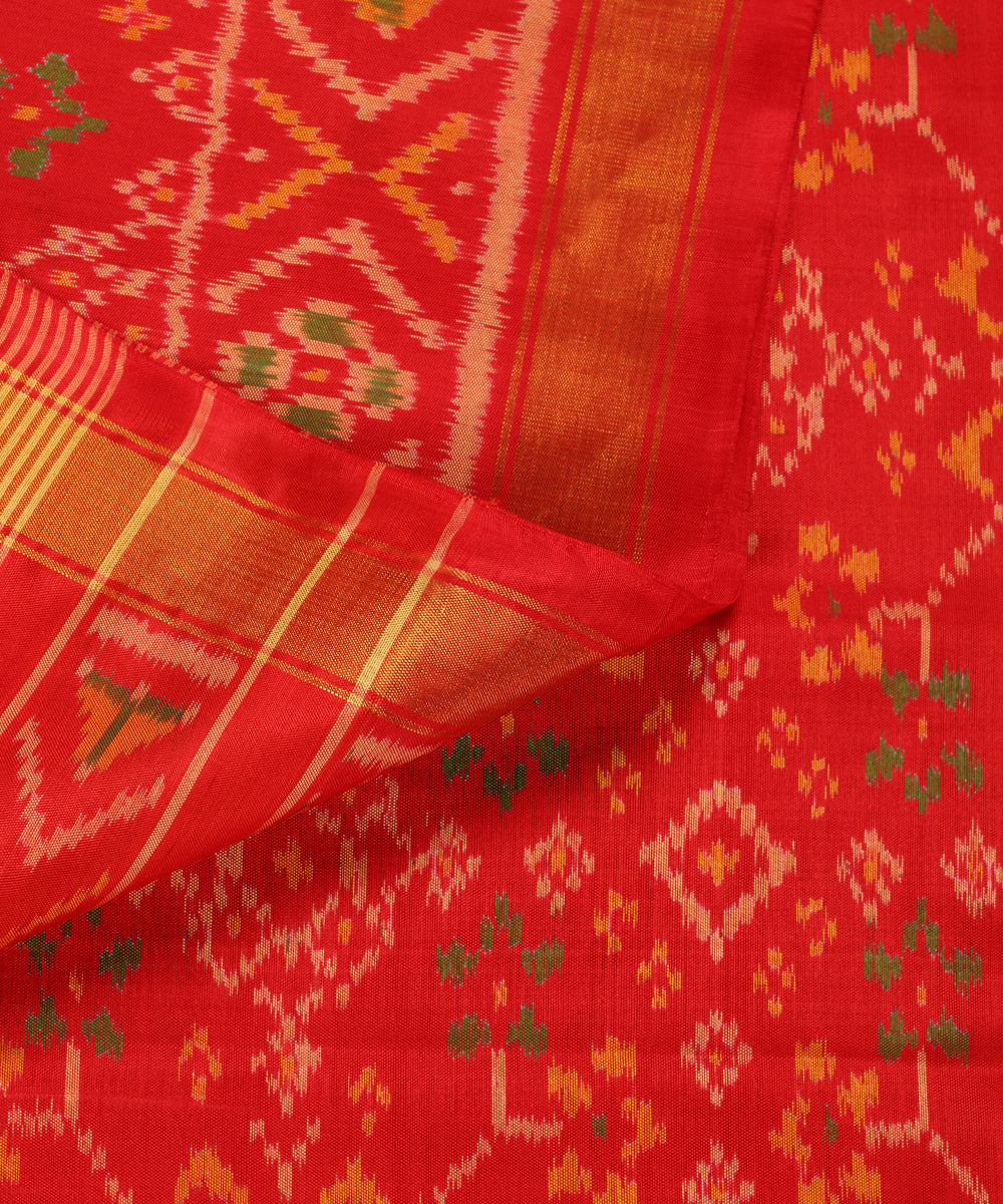 Handloom_Red_Pure_Mulberry_Silk_Ikat_Patola_Dupatta_WeaverStory_04