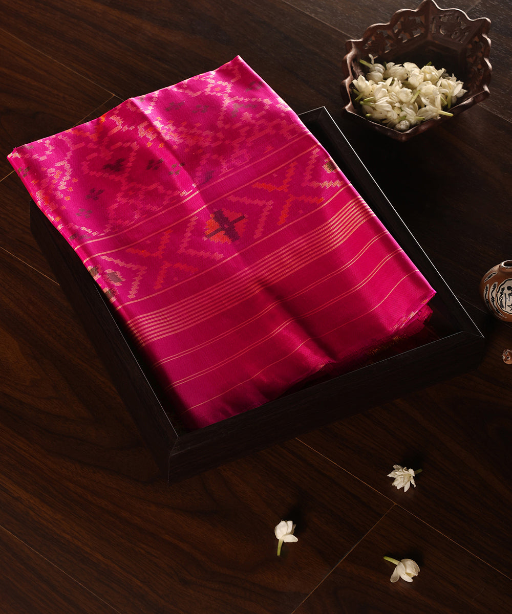 Magenta_Handloom_Pure_Mulberry_Silk_Ikat_Patola_Dupatta_WeaverStory_01