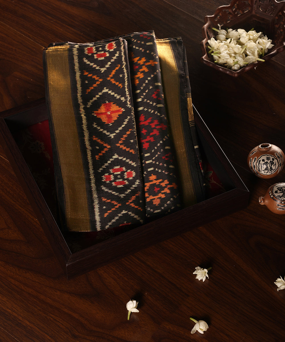 Handloom_Black_Pure_Mulberry_Silk_Ikat_Patola_Dupatta_WeaverStory_01