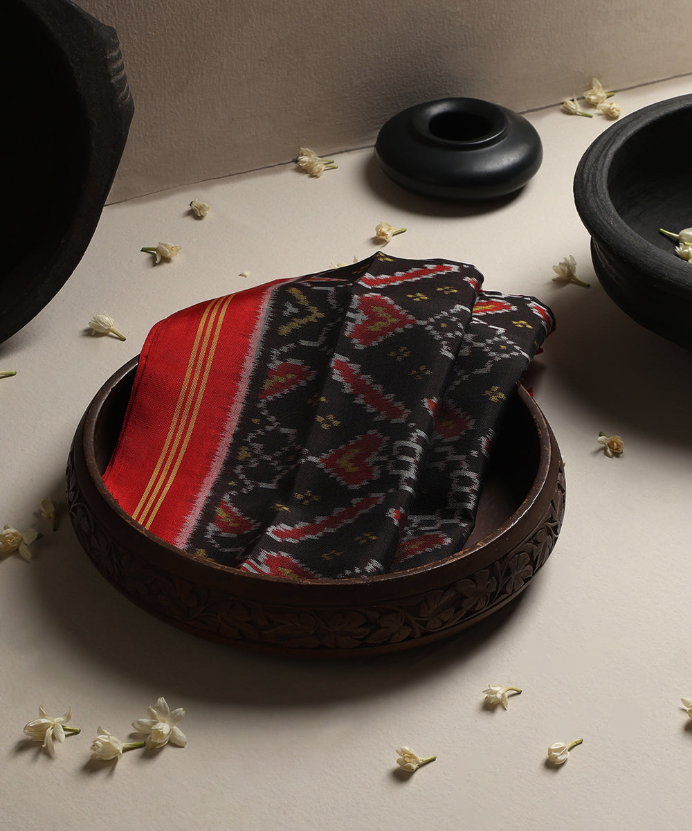 Handloom_Black_Mulberry_Silk_Ikat_Patola_Dupatta_With_Red_Border_Palla_WeaverStory_01