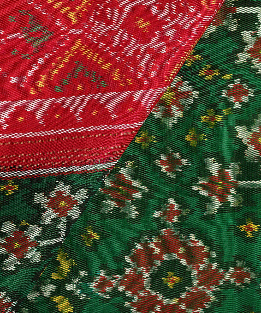 Green_Handloom_Pure_Mulberry_Silk_Ikat_Patola_Dupatta_With_Pink_Border_Palla_WeaverStory_03