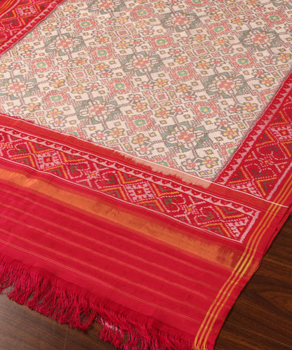 Handloom_White_Pure_Mulberry_Silk_Ikat_Patola_Dupatta_With_Pink_Border_Palla_WeaverStory_03