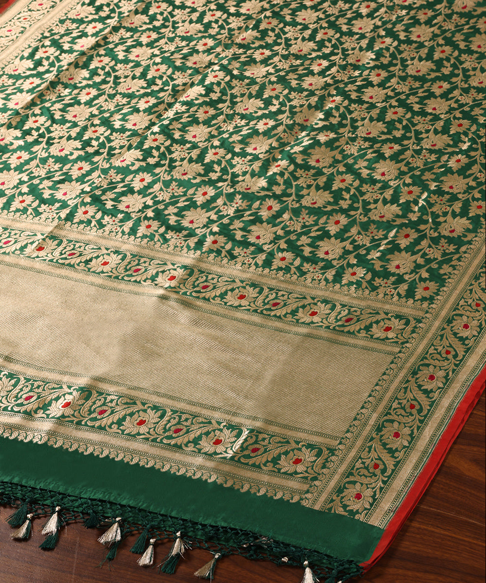 Handloom_Emerald_Green_Pure_Katan_Silk_Banarasi_Dupatta_With_Floral_Jaal_And_Red_And_Pink_Meena_WeaverStory_03