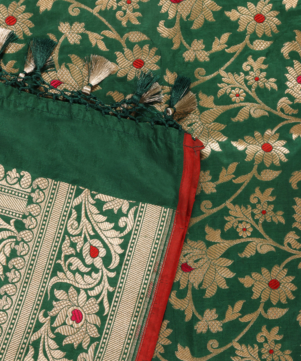 Handloom_Emerald_Green_Pure_Katan_Silk_Banarasi_Dupatta_With_Floral_Jaal_And_Red_And_Pink_Meena_WeaverStory_04