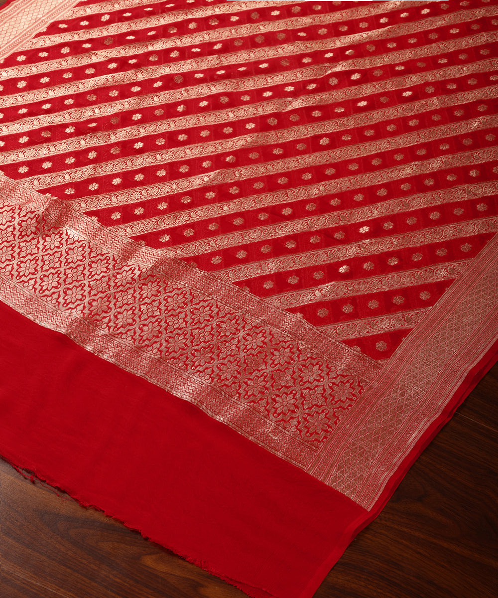 Handloom_Red_Pure_Georgette_Banarasi_Dupatta_With_Ada_Jaal_WeaverStory_03