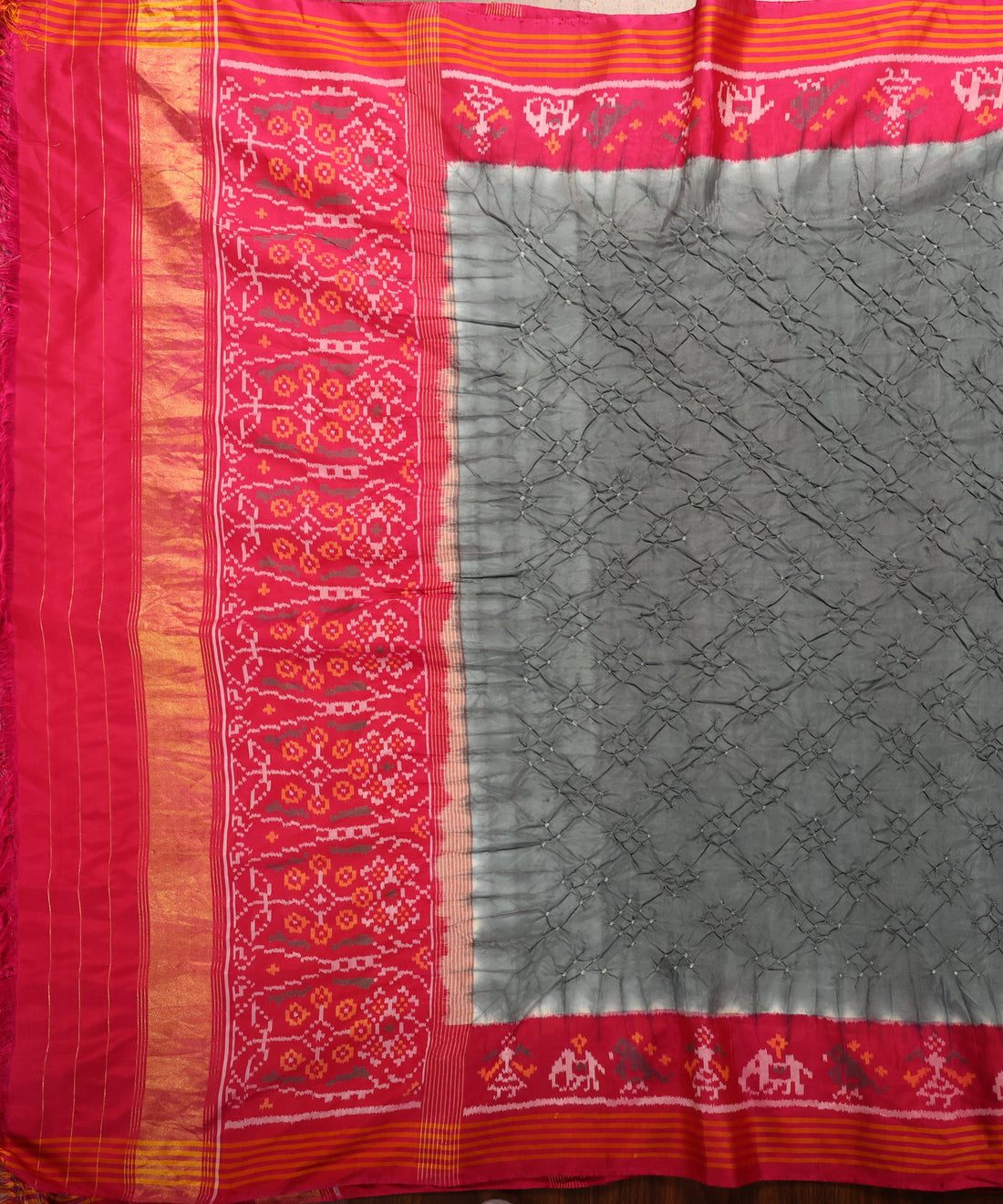 Handloom_Grey_And_Pink_Pure_Mulberry_Silk_Bandhej_Patola_Dupatta_WeaverStory_02