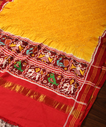 Yellow_And_Red_Handloom_Pure_Mulberry_Silk_Bandhej_Patan_Patola_Dupatta_WeaverStory_03