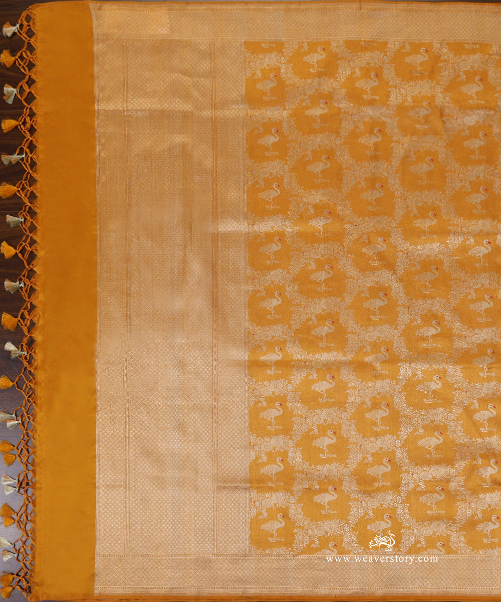 Mustard_Handloom_Pure_Katan_Silk_Kimkhab_Shikargah_Banarasi_Dupatta_Swan_Motifs_With_Pink_Meena_WeaverStory_02